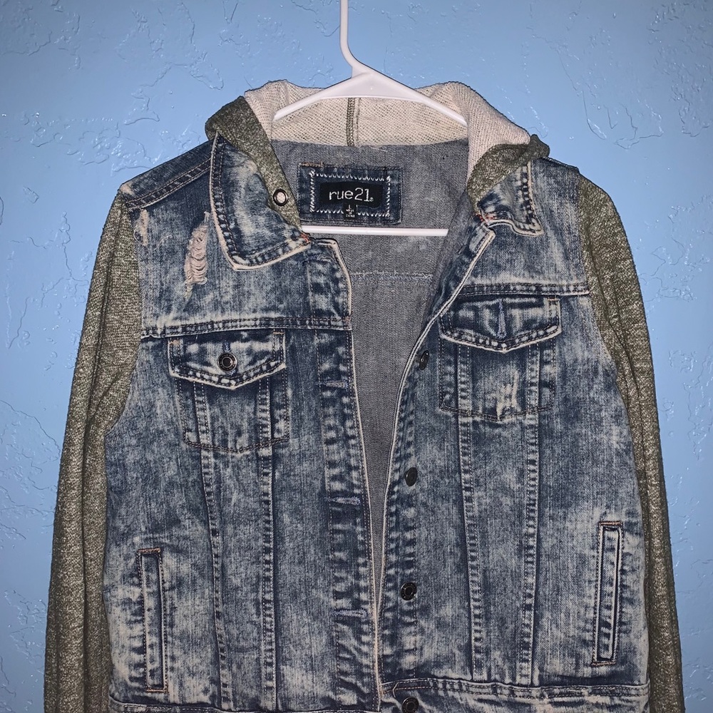 Jean jacket with sweater sleeves